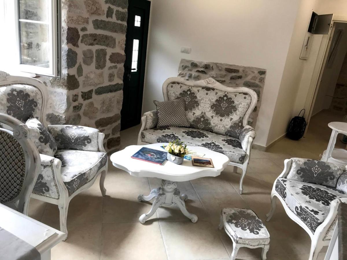 B&B Kotor - New renovated Old Town Martiva Apartment - Bed and Breakfast Kotor