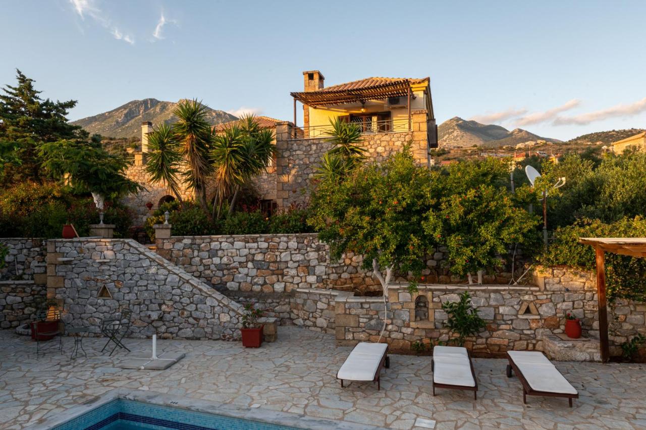 Myrto Villas - Chambres d’hôtes Stoúpa