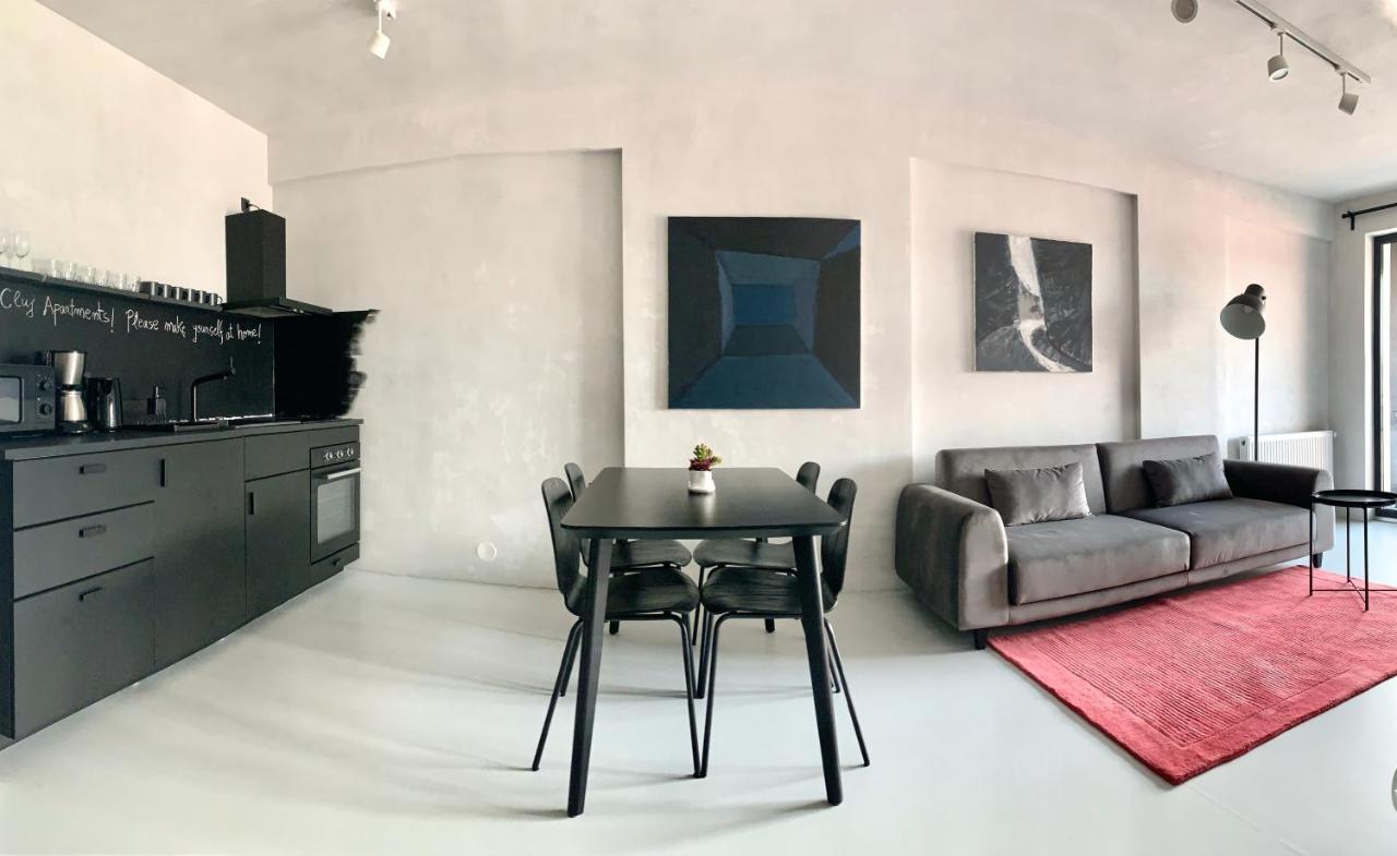 Apartment with Balcony - Str. Constanta 10