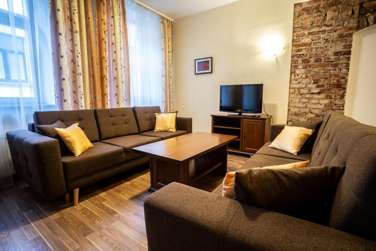 Large One-Bedroom Apartment - Second Floor