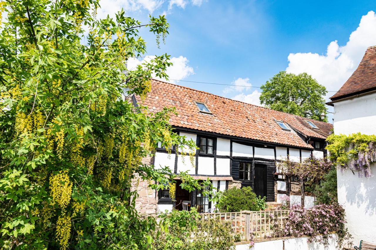 B&B Gloucester - The Old Farm - Bed and Breakfast Gloucester