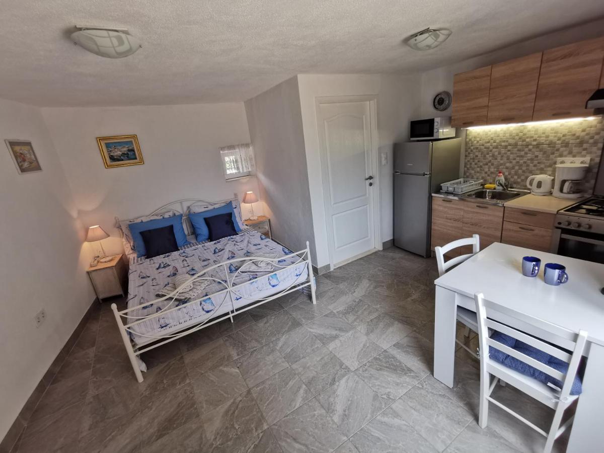 B&B Pitve - Studio Apartment Mileta - Bed and Breakfast Pitve