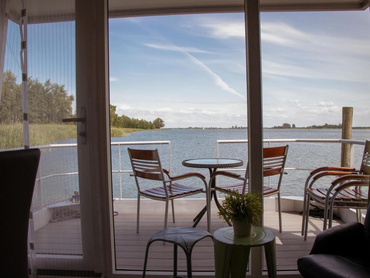 B&B Biddinghuizen - Houseboat uitzicht over veluwemeer, natuurlokatie, prachtige vergezichten - Bed and Breakfast Biddinghuizen