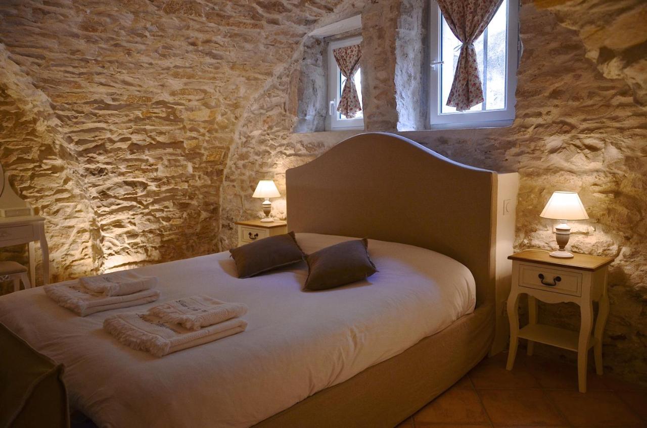 B&B Lirac - LOCUS AMOENUS - Bed and Breakfast Lirac