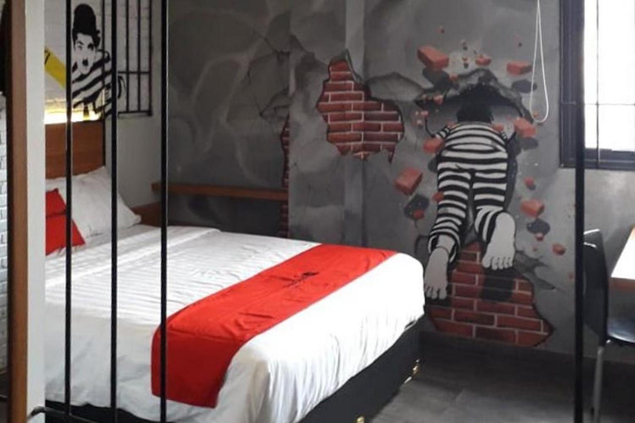 B&B Bandung - RedDoorz Plus @ Doorman Guest House - Bed and Breakfast Bandung