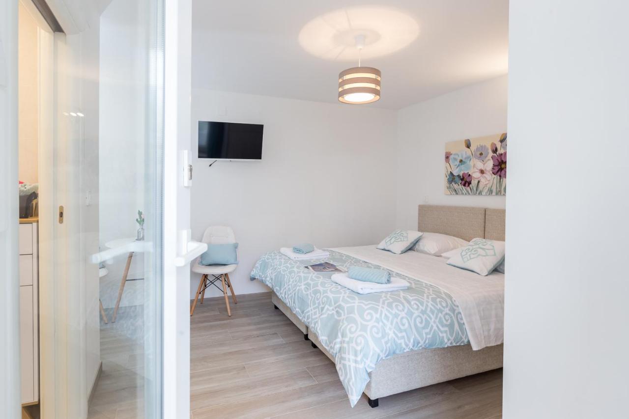 Double or Twin Room with Terrace and Garden View
