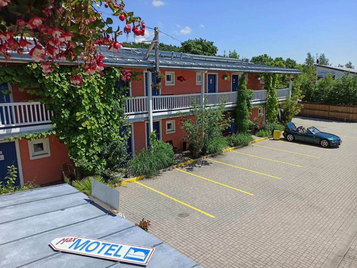 Max Motel - Bed and Breakfast