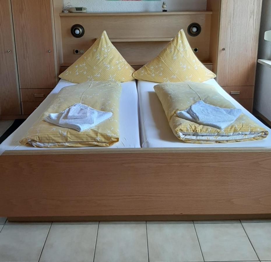 One-Bedroom Apartment - River View 2