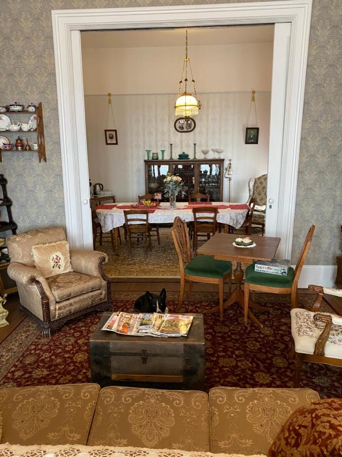 Habitación con cama grande 