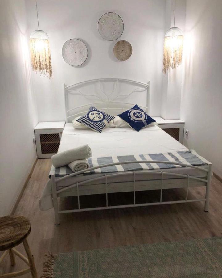 Standard Double Room with Shared Bathroom