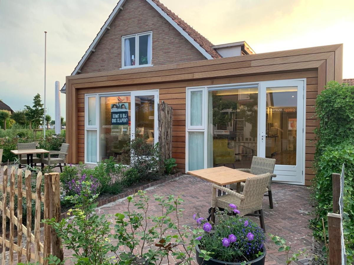 Dorpslogies Adema - Bed and Breakfast Eernewoude