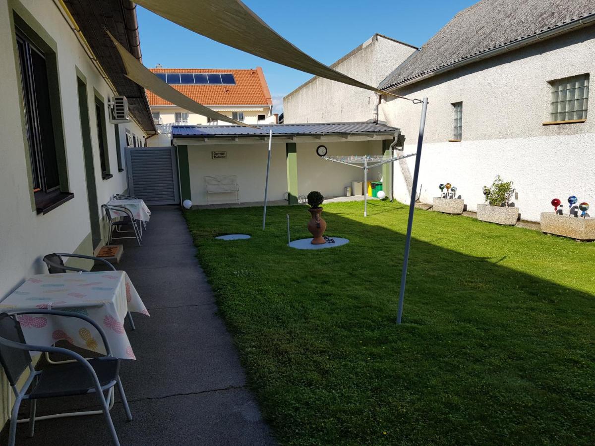 B&B Podersdorf am See - Pension Thalhammer - Adults Only nur Erwachsene - Bed and Breakfast Podersdorf am See