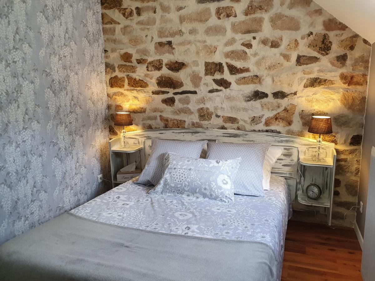 Family Room with Garden View