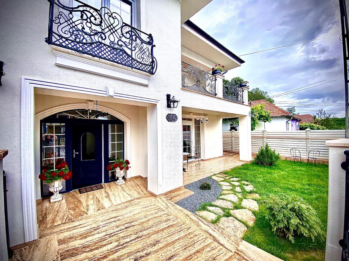 SaraDa Boutique Luxury Apartment - B&B Deva