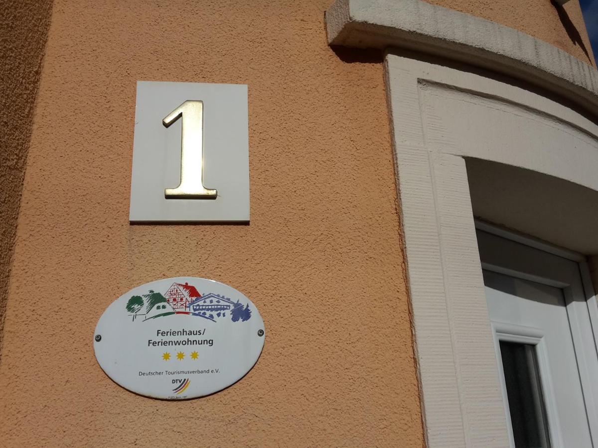 Apartment mit Balkon