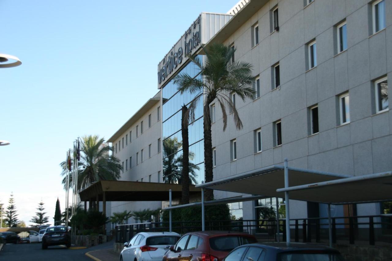 Apartamentos Apartour Bormujos - B&B Bormujos