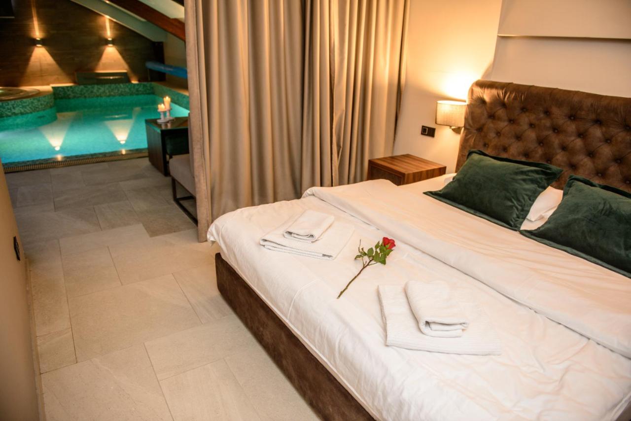 One-Bedroom Suite with Private Pool and Sauna