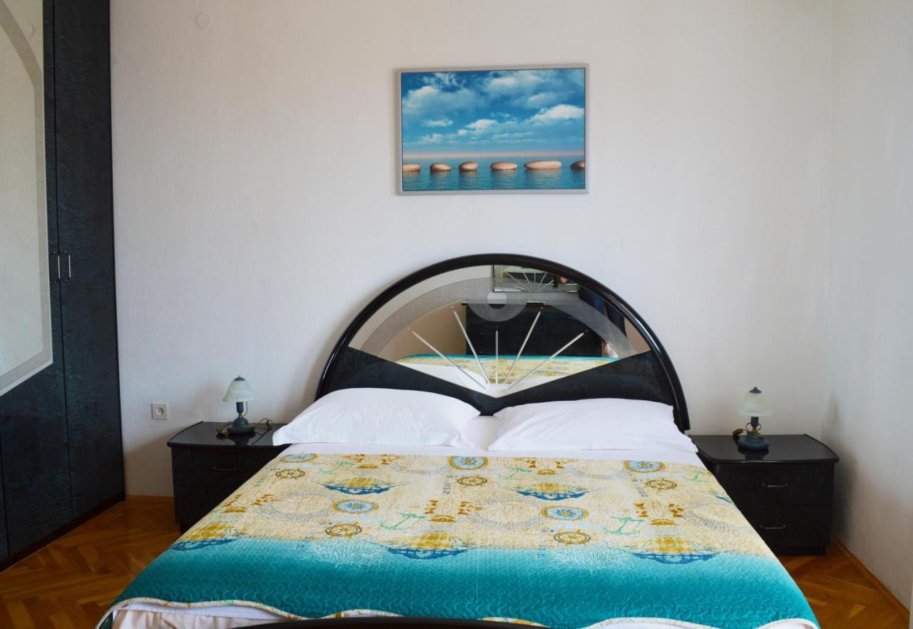 Appartamento con 3 Camere da Letto, Balcone e Vista Mare