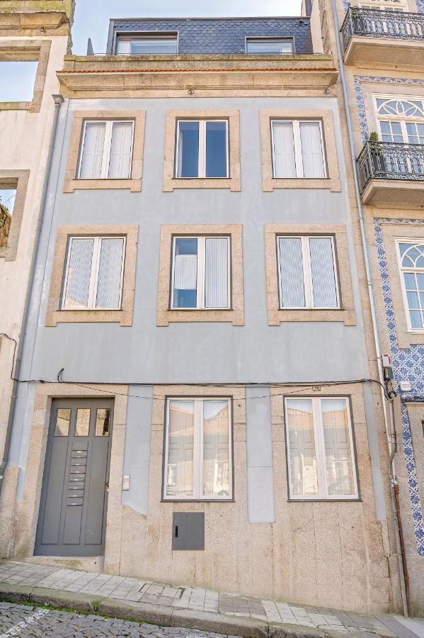 Rooftop Balcony at Porto Historic Center - B&B Oporto