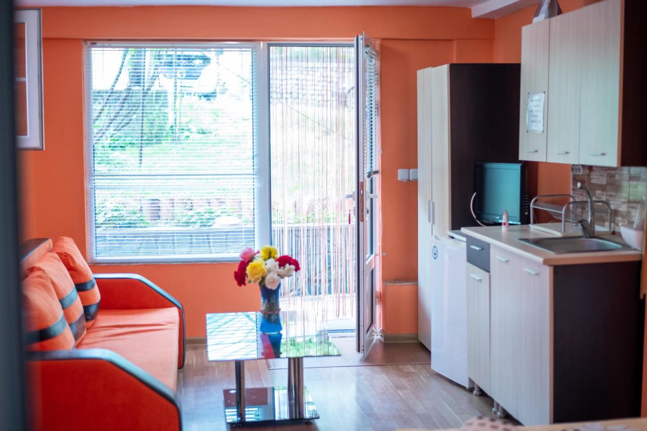 Danailovi Guest House - B&B