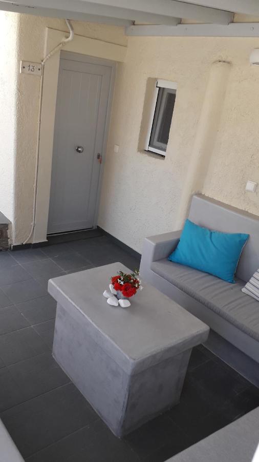Estudio (2 adultos) con vistas al jardín
