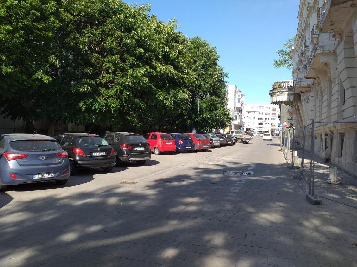 Apartament Promenada, 3 camere, langa Cazino, Faleza, Acvariu, Port Tomis, Plaja, Piata Ovidiu - Chambres d'hôtes Constanța