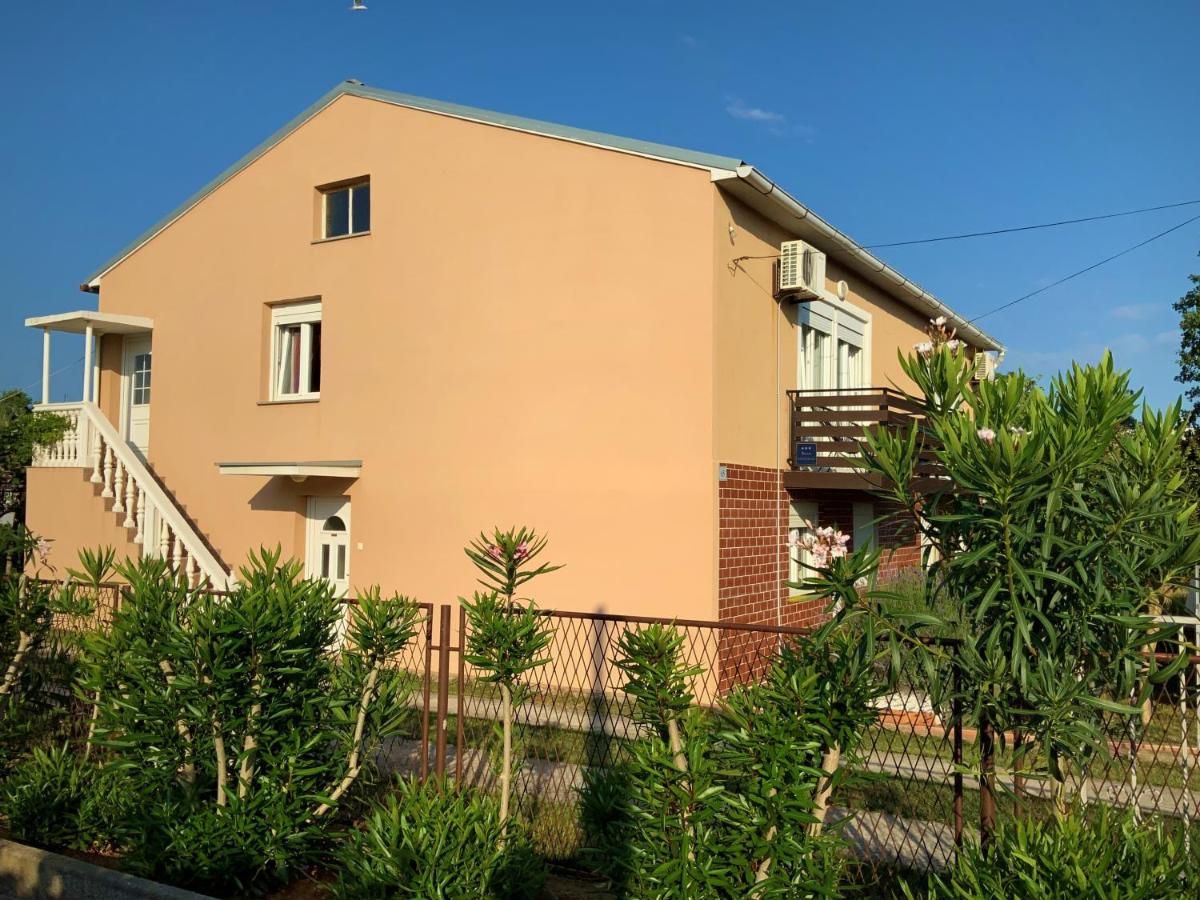 Apartment Agava Istria - family vacation rental with free parking, garden, WiFi - Chambres d'hôtes Ližnjan