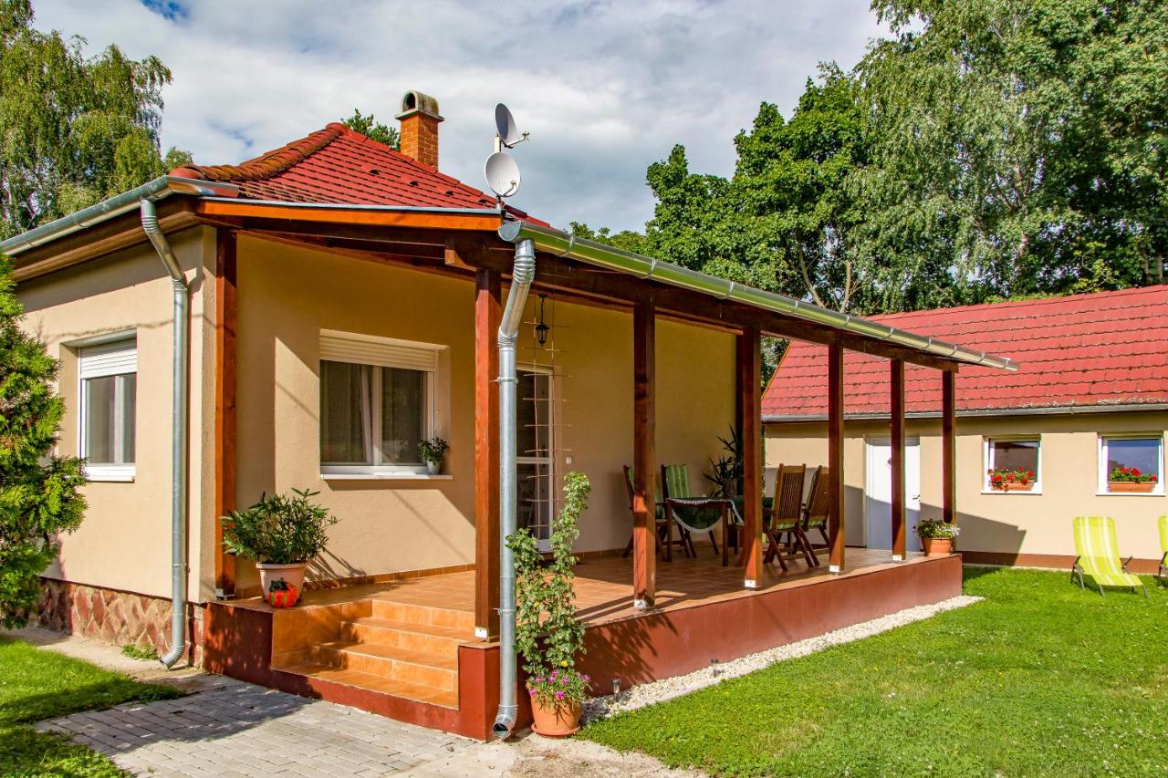 B&B Balatonmáriafürdő - Villa Bárdió - Bed and Breakfast Balatonmáriafürdő