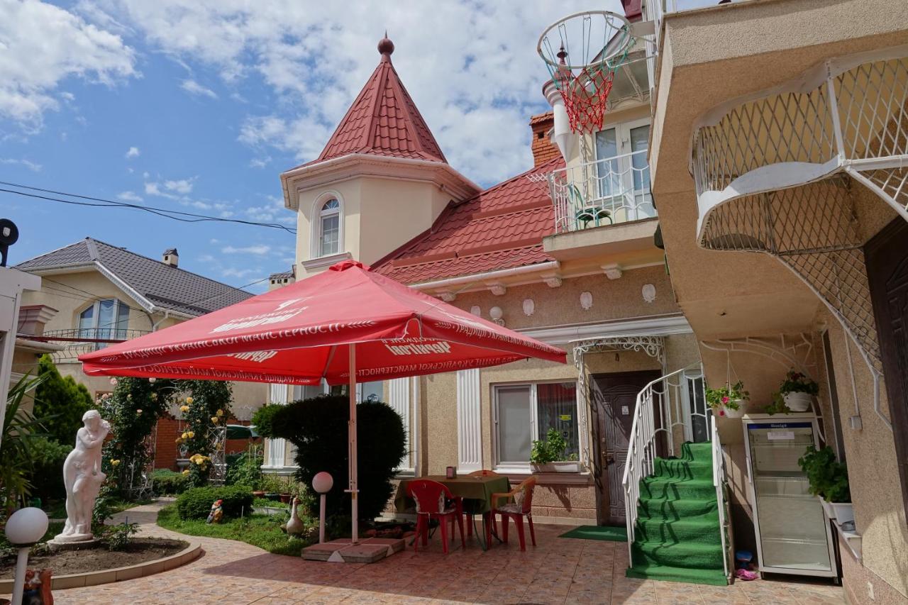 B&B Odessa - White House Apartments - Bed and Breakfast Odessa