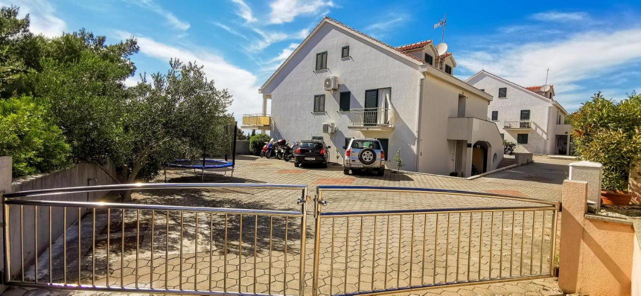 Nono Jure , private pool & sauna - Bed and Breakfast