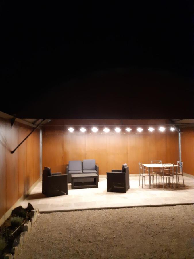 DANSAVAN Chambres d Hôtes Gite - Bed and Breakfast Oppède le Vieux