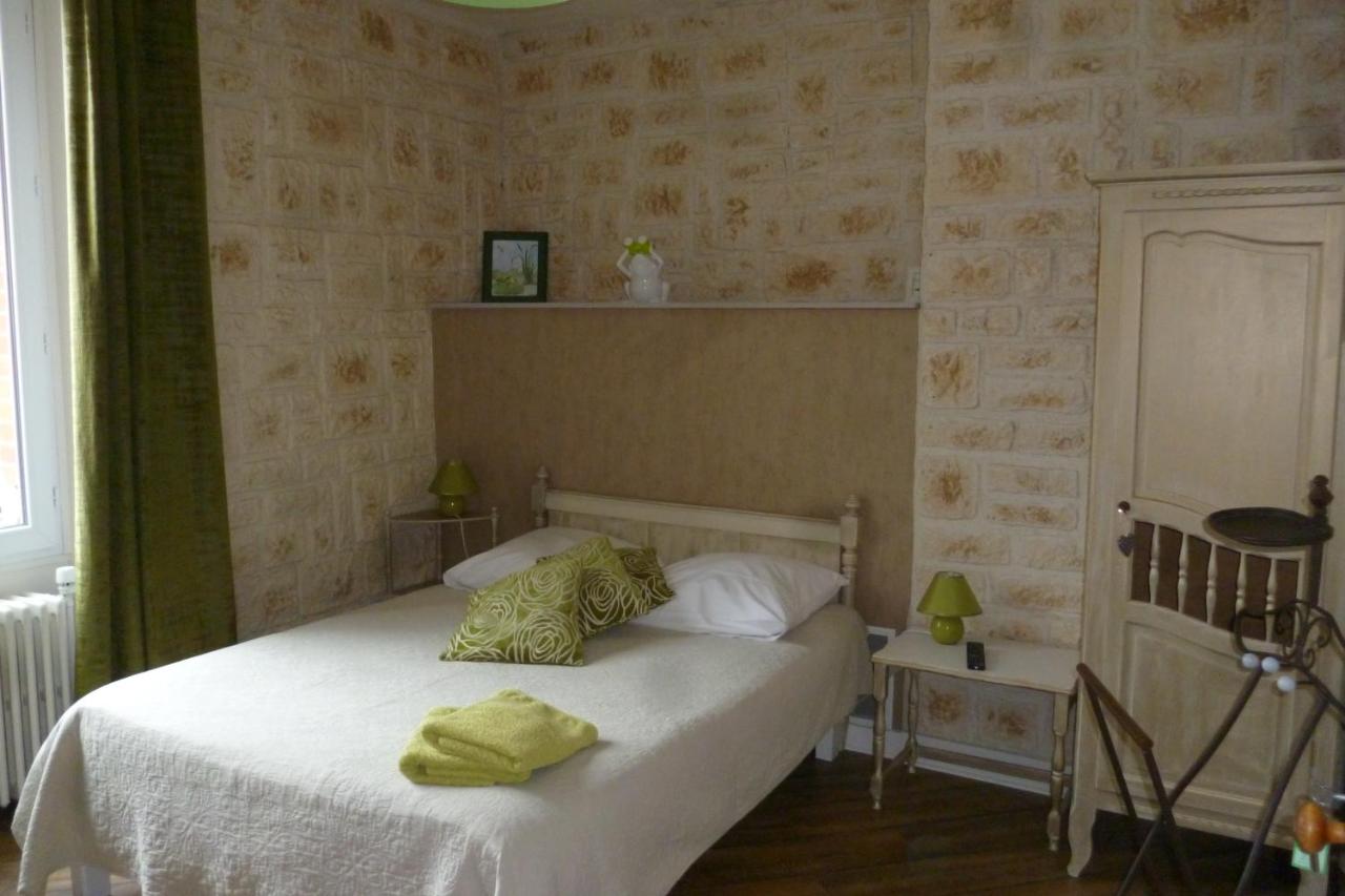 Standard Double Room with Shared Bathroom