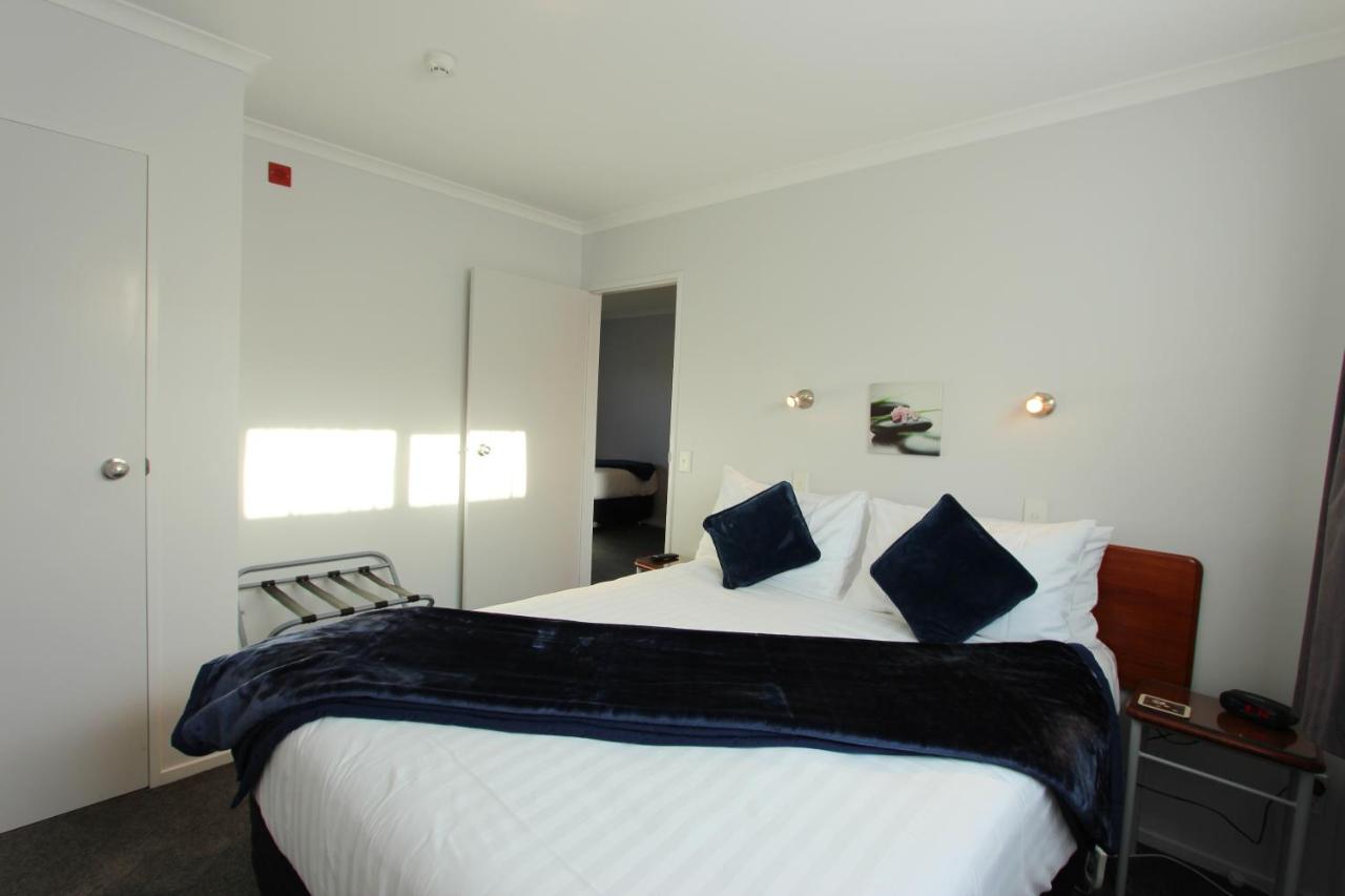 One-Bedroom Apartment with Bath