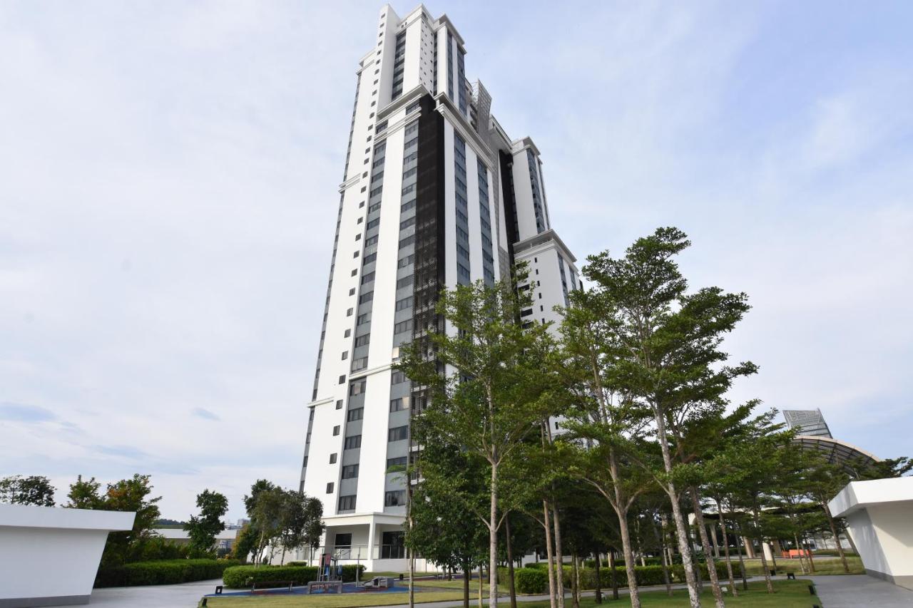 Cozy Homestay with WiFi @Encorp Strand Mall @Alpha IVF - B&B Petaling Jaya