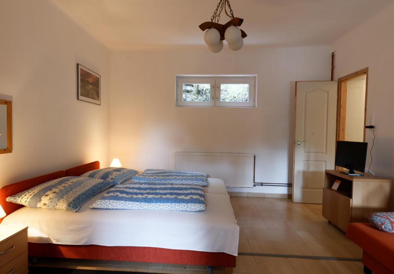 Aranyláz Vendégház - Ferienwohnung Plintenburg