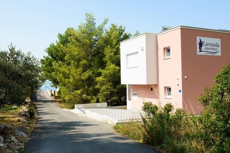 Lavanda Apartments - Bed and Breakfast Baška Voda