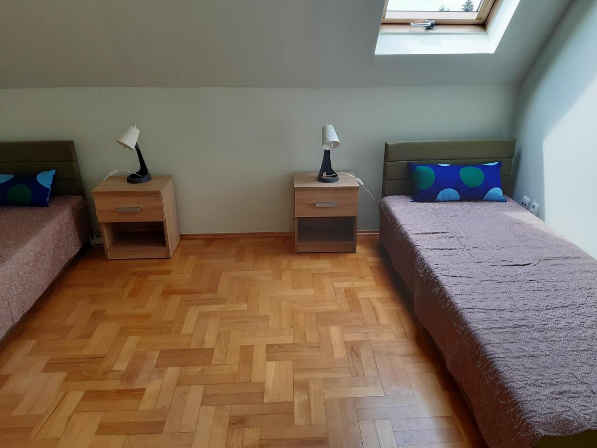 Familiensuite mit Balkon