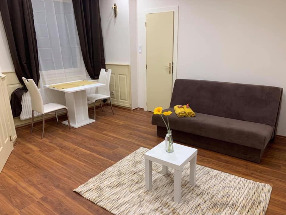 B&B Győr - Malasits Apartman - Bed and Breakfast Győr