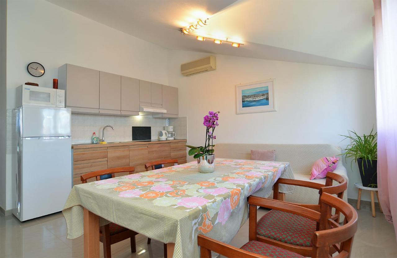 Appartamento con 2 Camere da Letto