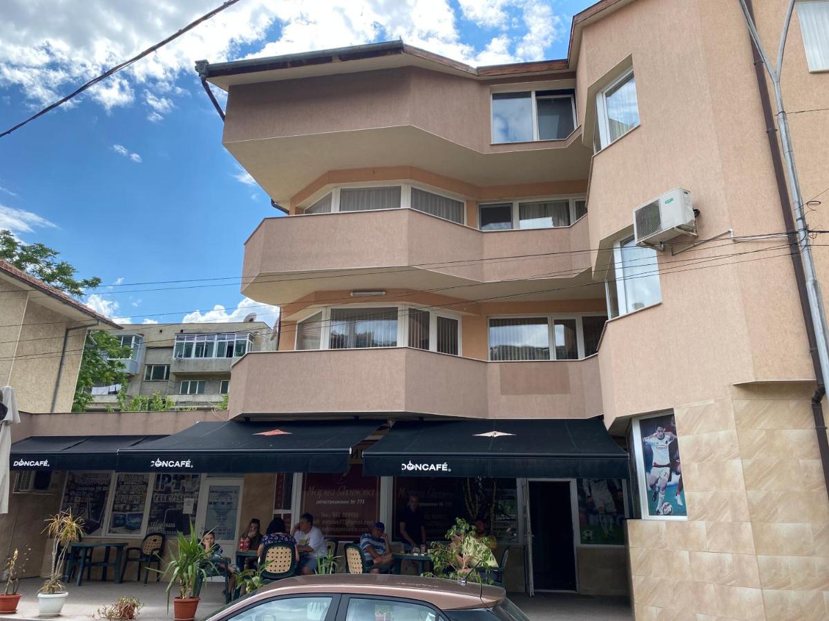 Стаи за гости Маринови - B&B Provadia