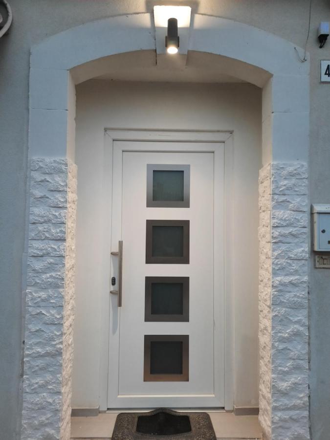 One-Bedroom Standard Apartment