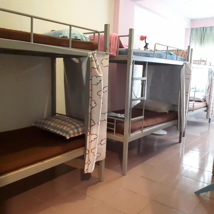 Bed op een Vrouwenslaapzaal met 6 Bedden