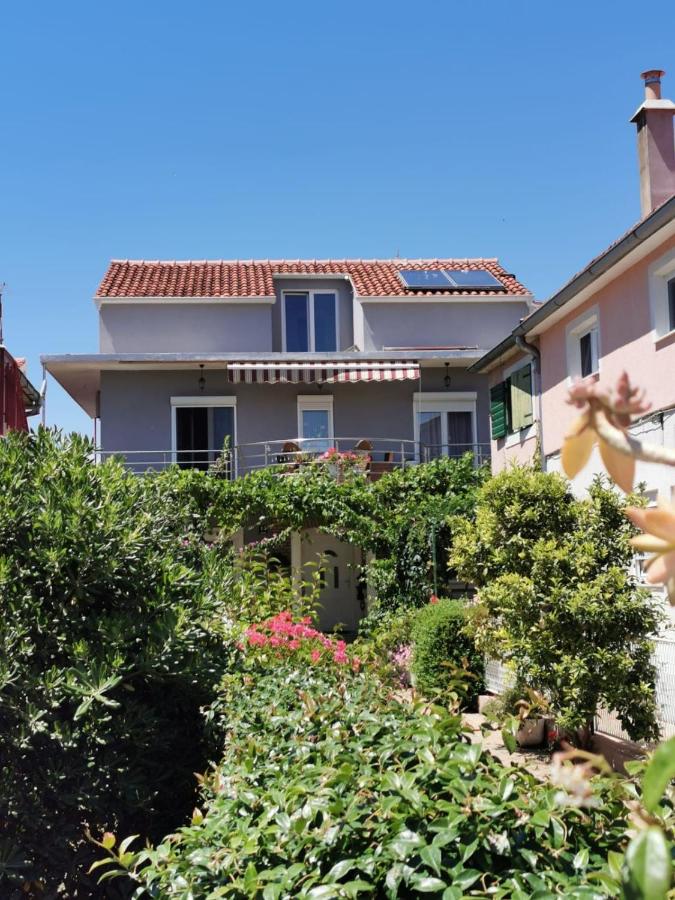 Apartments Sanda Tribunj - Bed and Breakfast Tribunj