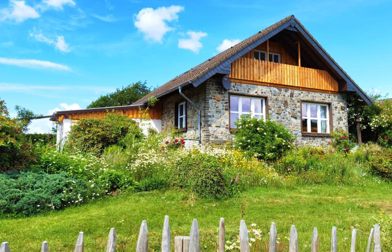 Ferienhaus Eifelrose - B&B