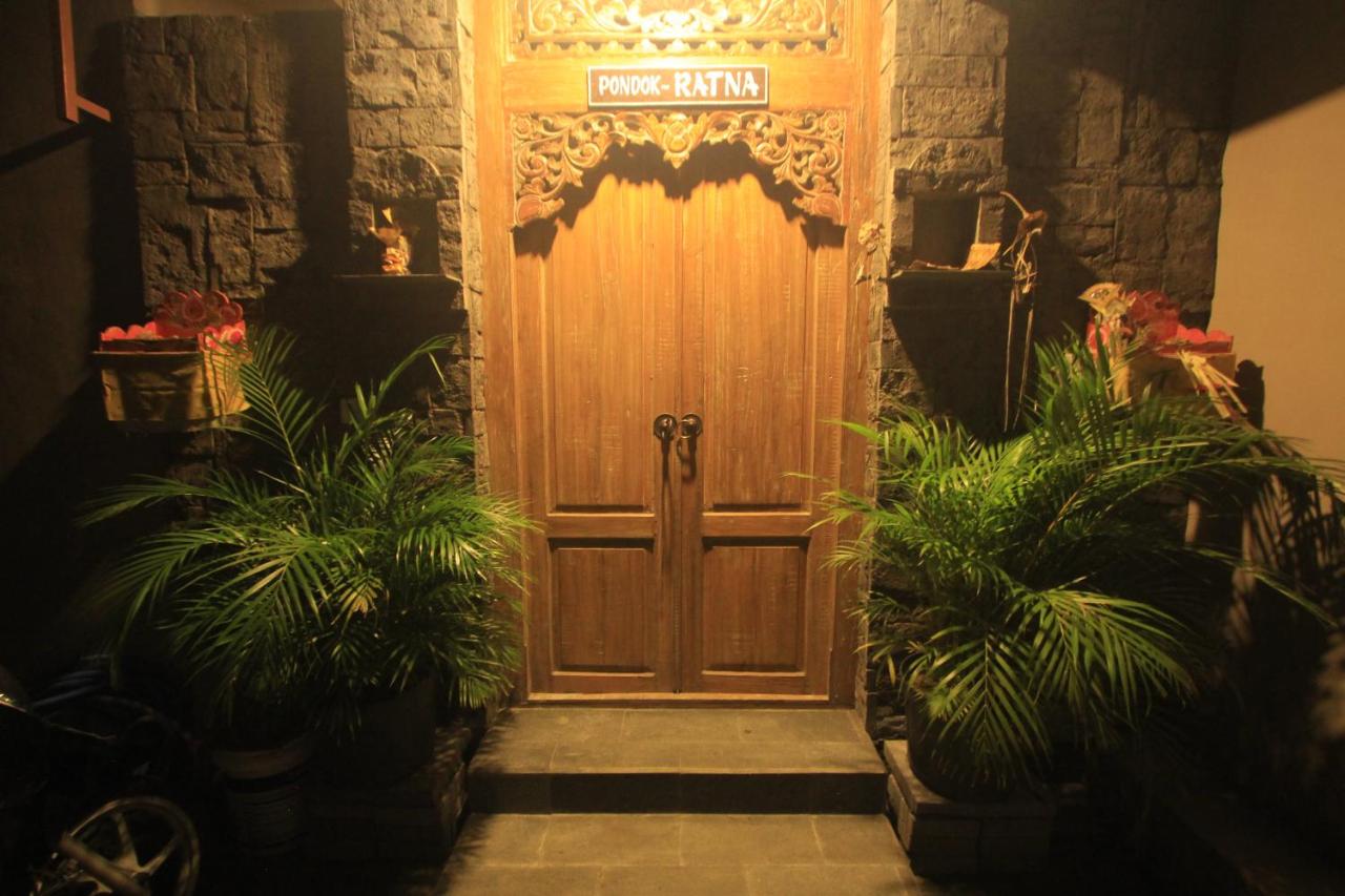 Ratna Villa - Bed and Breakfast Ubud