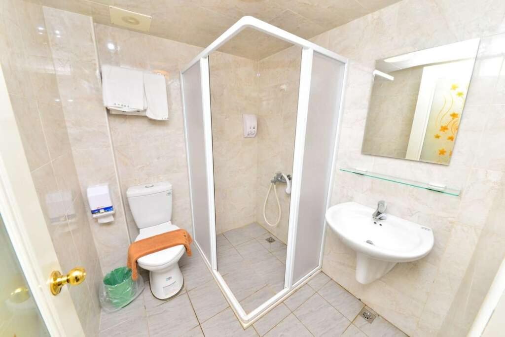 Double or Twin Room with Private Bathroom