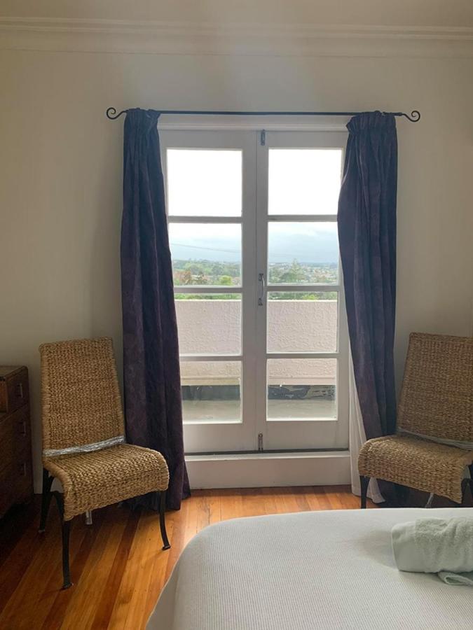 Chambre Double avec Balcon et Salle de Bains Commune
