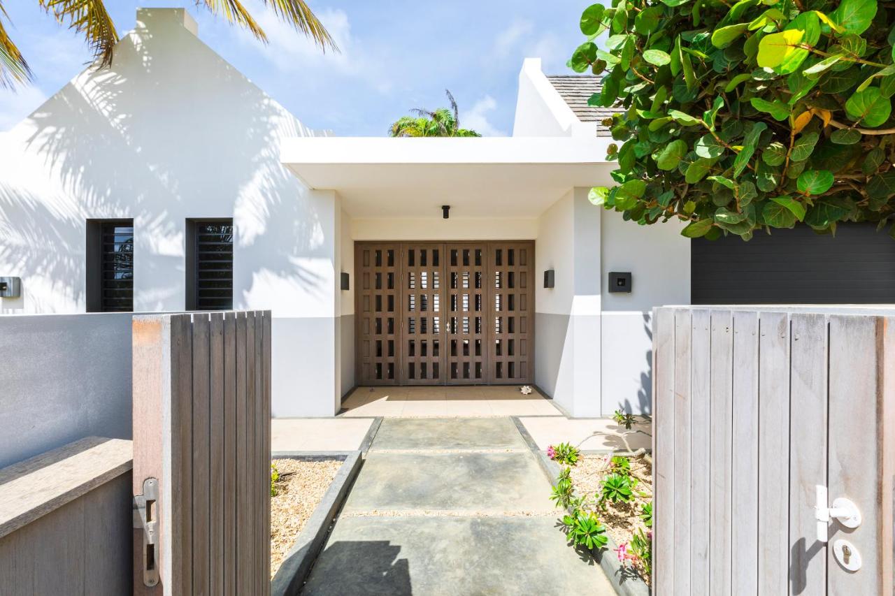 Oceanfront 72 & Sunny - B&B Kralendijk