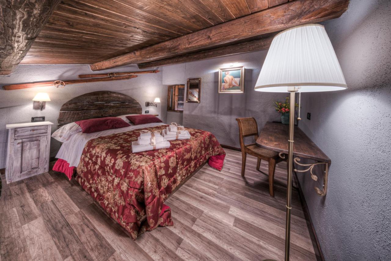 Triple Room with Mountain View
