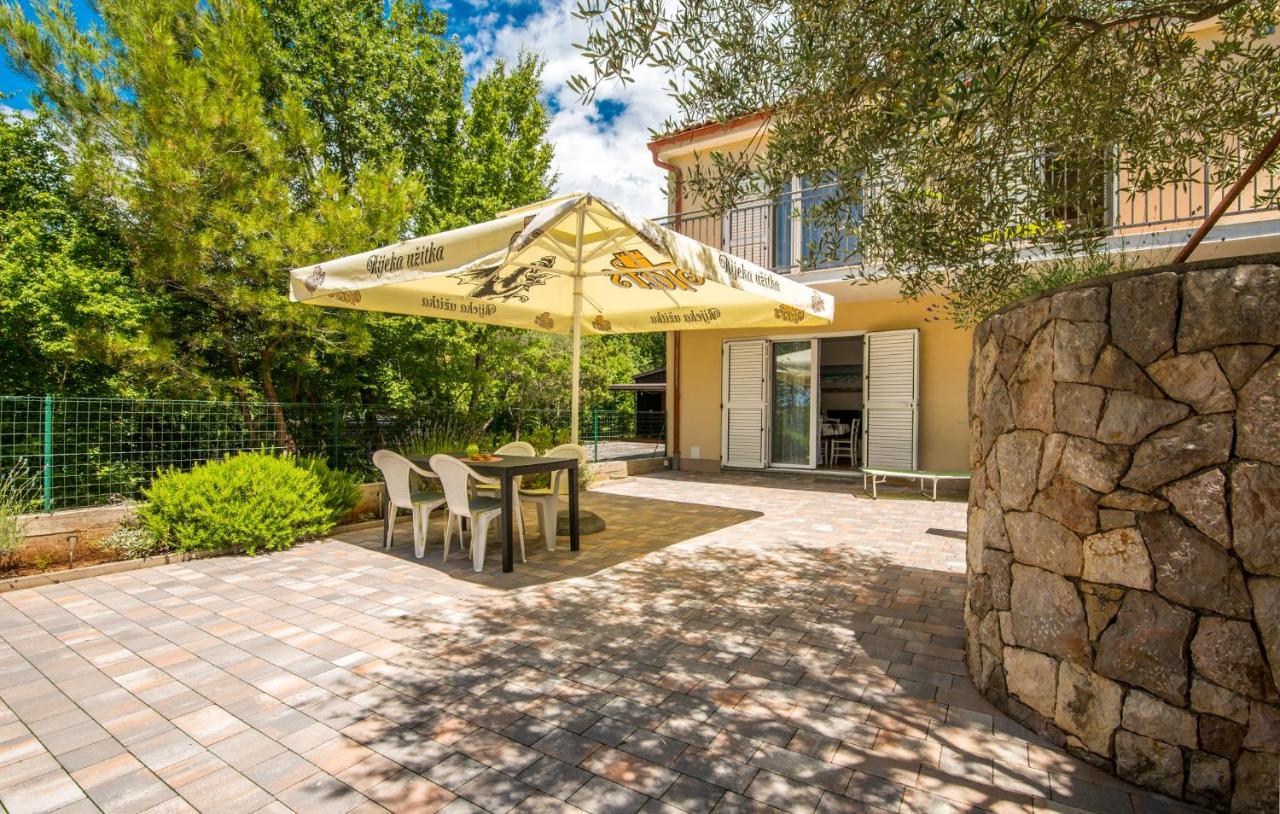 Apartments Mioković - B&B Soline